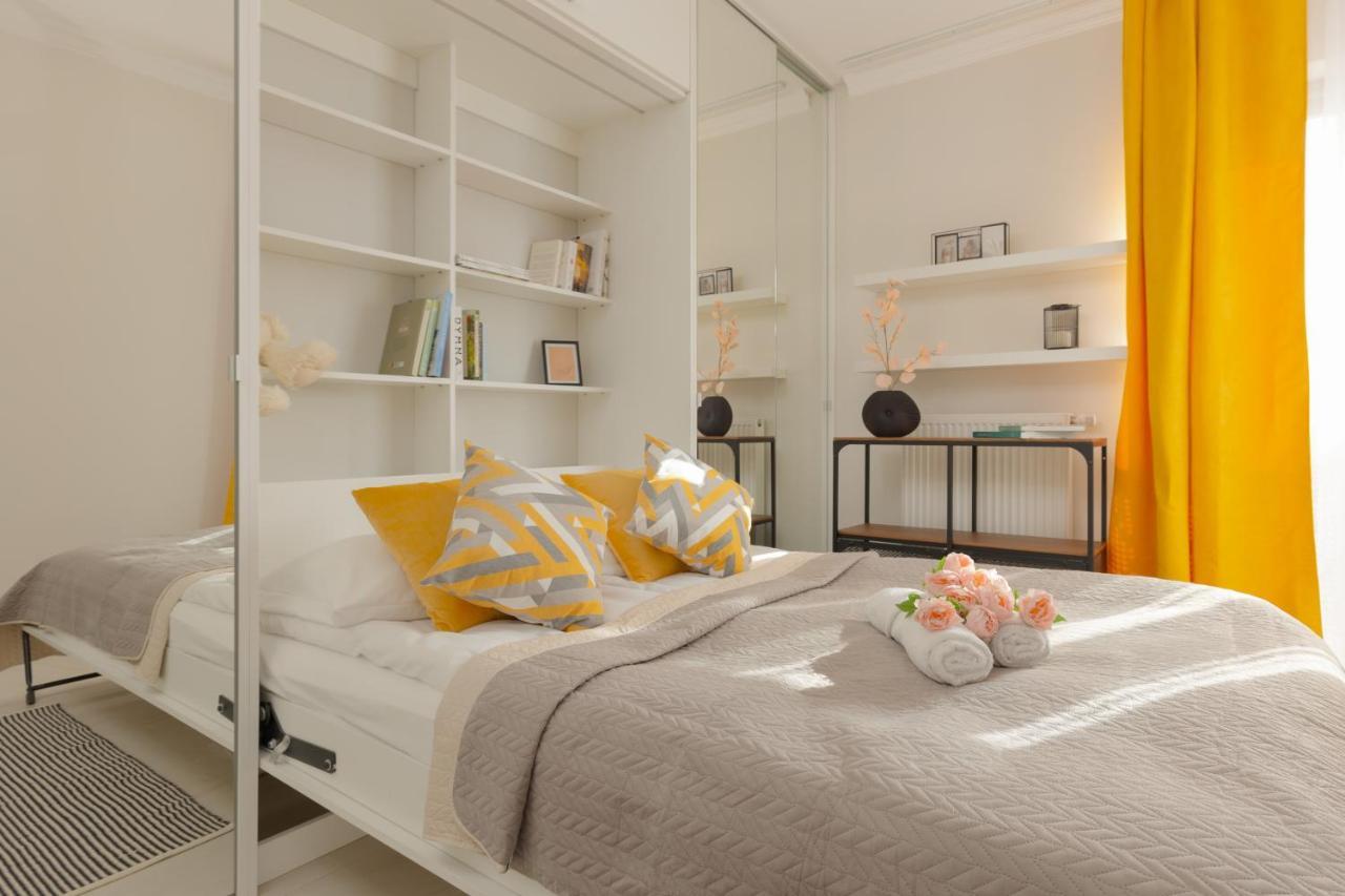 Lakeview Apartment Kapelanow Armii Krajowej By Noclegi Renters Varsovie Extérieur photo